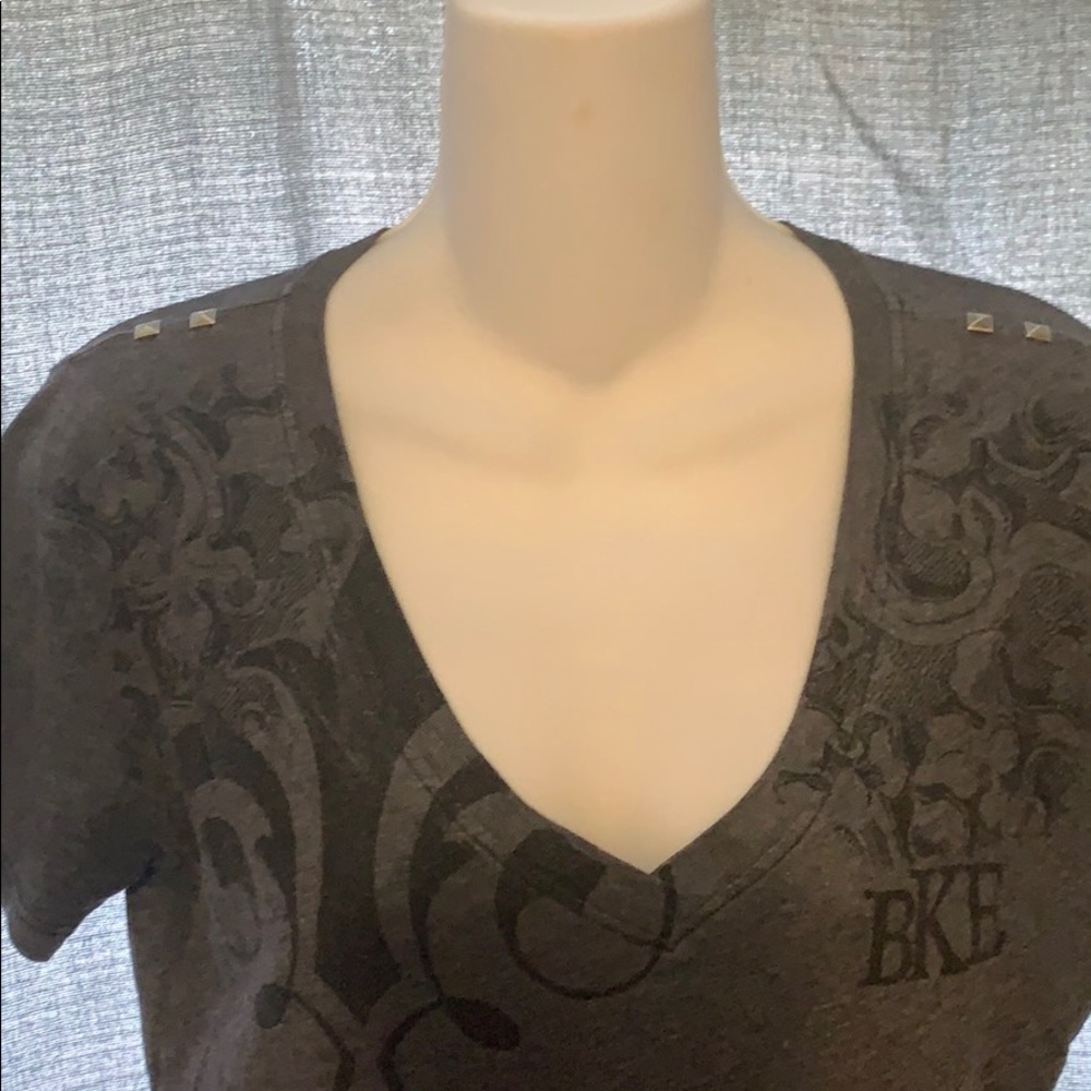 Ladies sz Large BKE Top Grey V Neck Soft Shirt - Picture 2 of 4